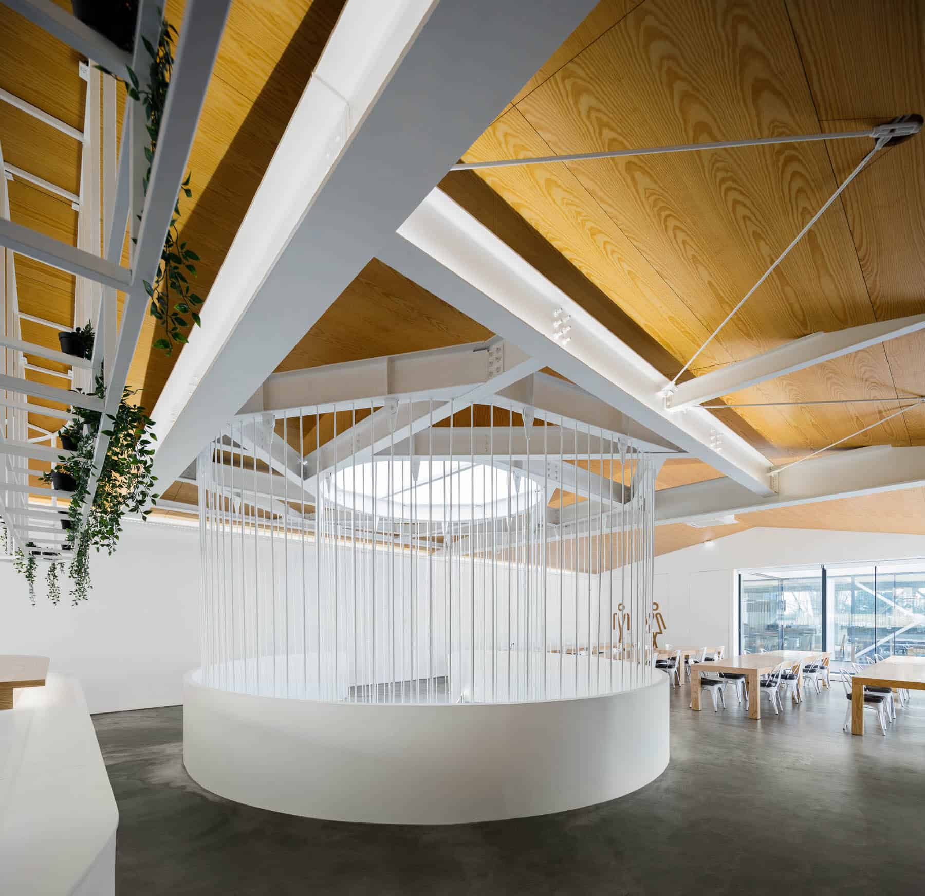 Office stairs as a sculptural piece designed by Paulo Merlini Architects Office stairs as a sculptural piece designed by Paulo Merlini Architects