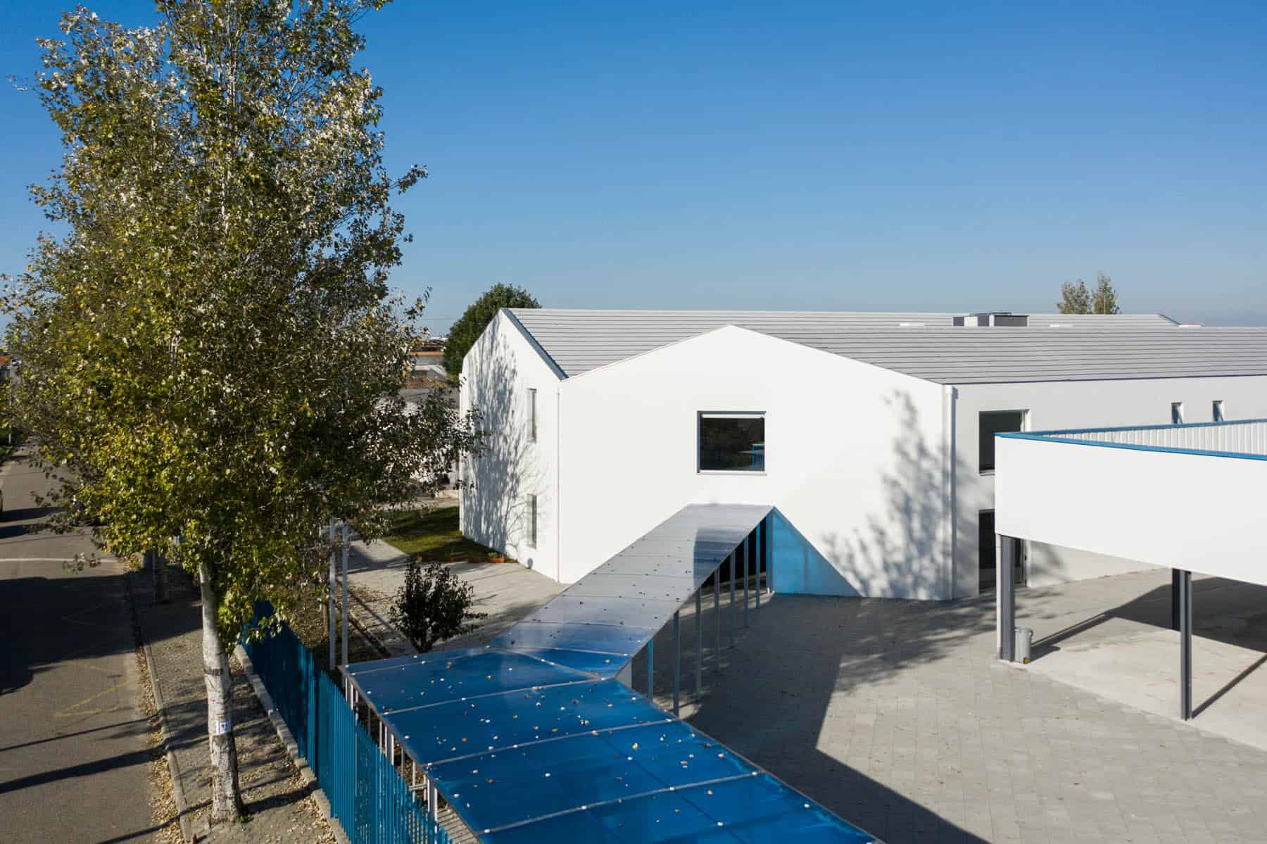 The Colorful San Bernardo Elementary School by ARTE Tectonica in Aveiro, Portugal The Colorful San Bernardo Elementary School by ARTE Tectonica in Aveiro, Portugal
