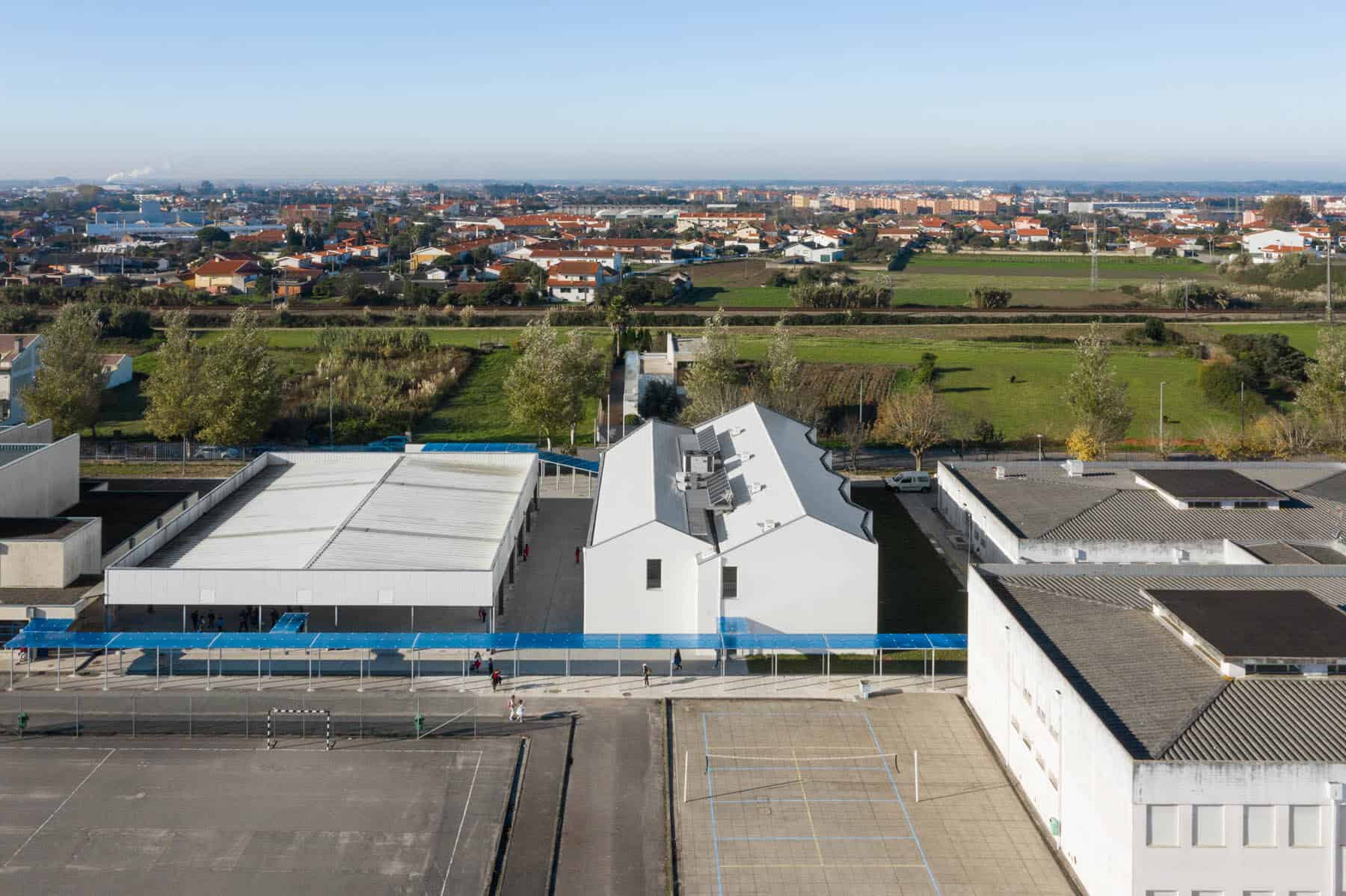 The Colorful San Bernardo Elementary School by ARTE Tectonica in Aveiro, Portugal The Colorful San Bernardo Elementary School by ARTE Tectonica in Aveiro, Portugal