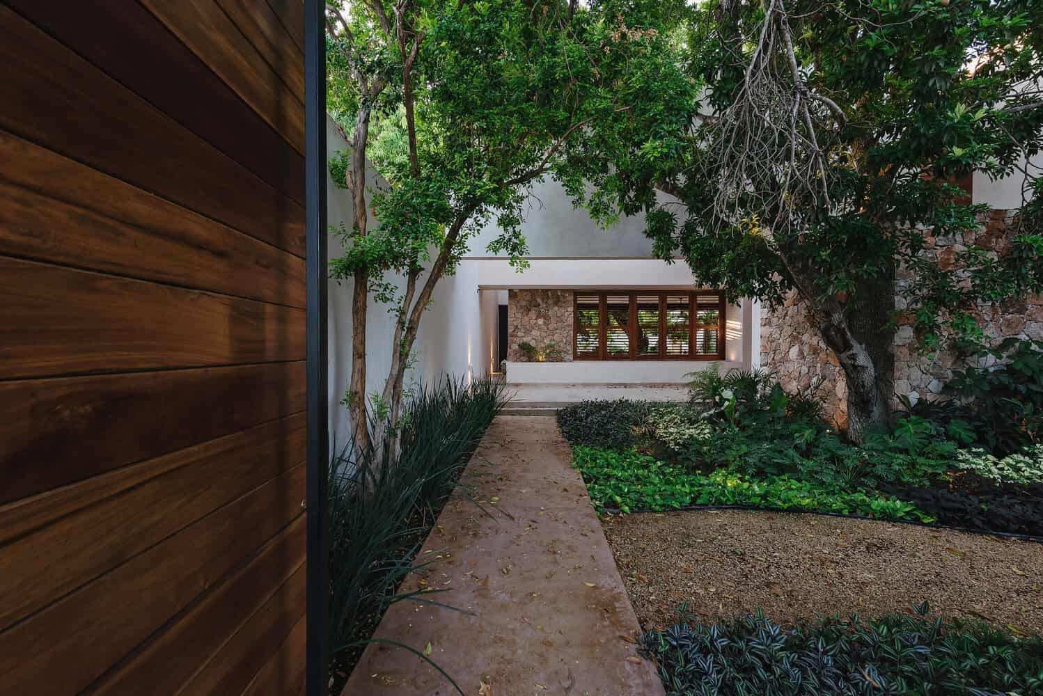 Zapote House by EURK buildesign in Merida, Mexico Zapote House by EURK buildesign in Merida, Mexico