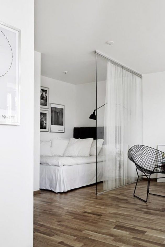 A Modern Glass Roof In The Bedroom As Decor Idea