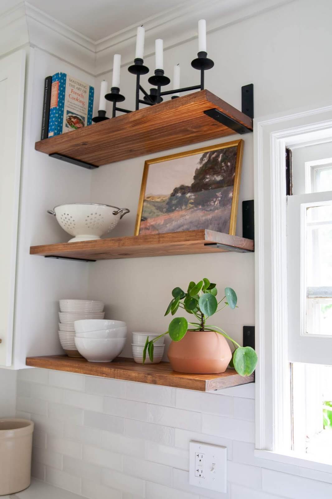 16 Sleek DIY Floating Shelf Ideas For A Modern Touch