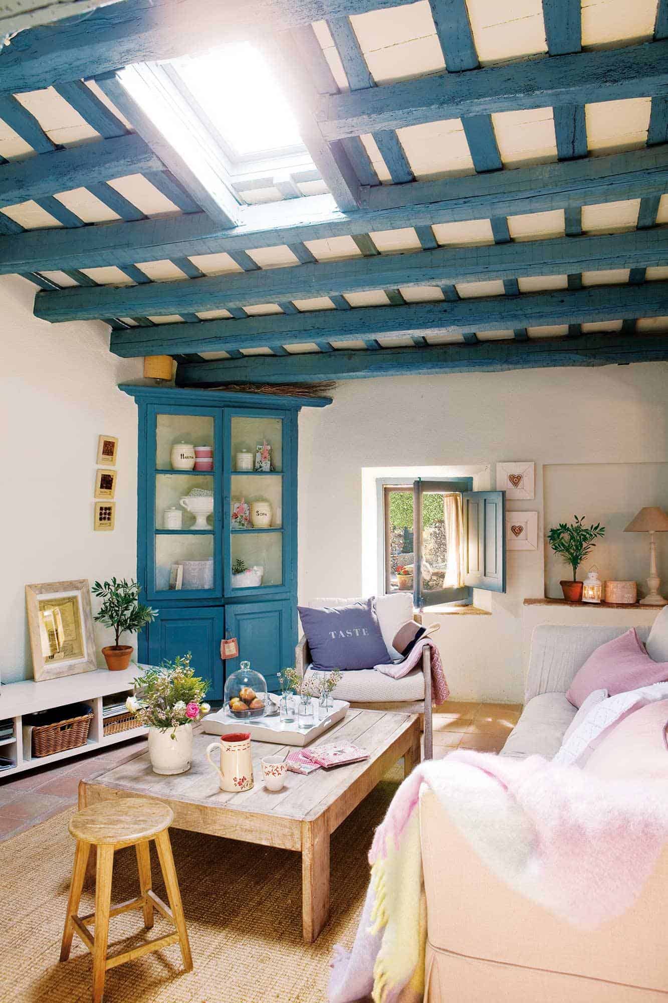 PAINTED BLUE, MATCHING THE WOODWORK PAINTED BLUE, MATCHING THE WOODWORK