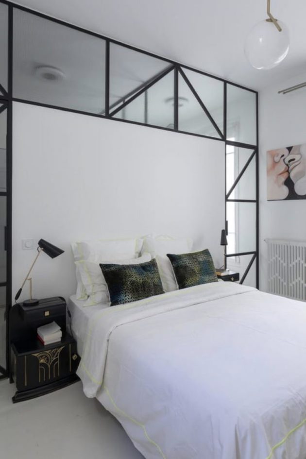 A Modern Glass Roof In The Bedroom As Decor Idea