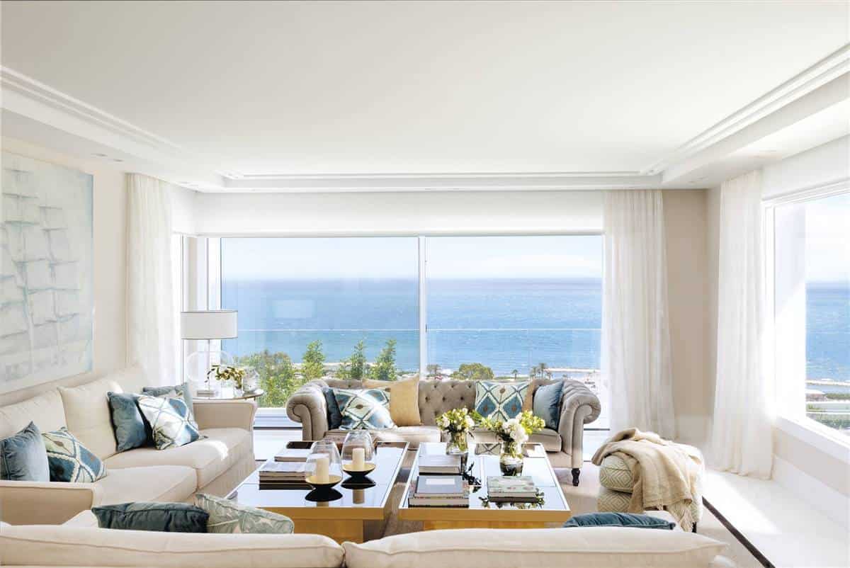 A Beach House With A Very White Base And Color Accents A Beach House With A Very White Base And Color Accents