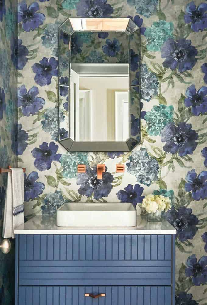 Advantages Of Using A Floeal Wallpaper In Your Home Advantages Of Using A Floeal Wallpaper In Your Home