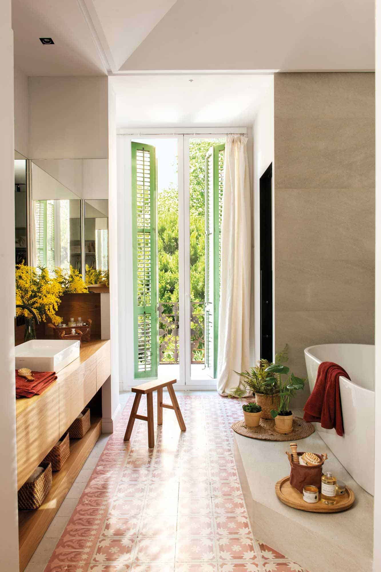 Kitchens & Bathrooms With Hydraulic Floors