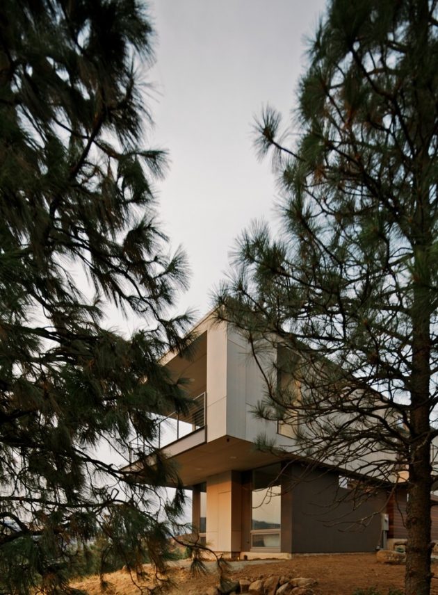 Elements Residence by William Kaven Architecture in Mosier, Oregon