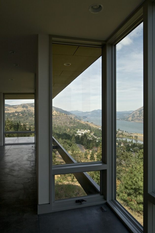 Elements Residence by William Kaven Architecture in Mosier, Oregon