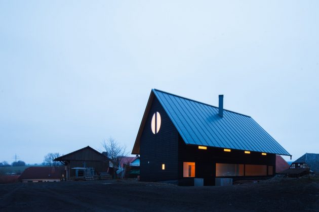 House CS by Daniel Laubrich in Sesslach, Germany