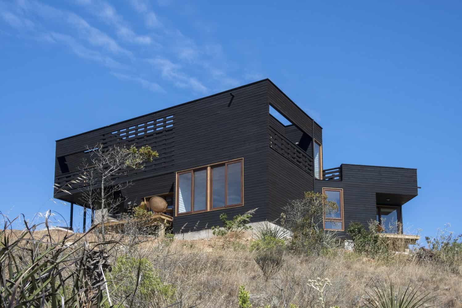 Los Molles House by Thomas Lowenstein in La Ligua, Chile Los Molles House by Thomas Lowenstein in La Ligua, Chile