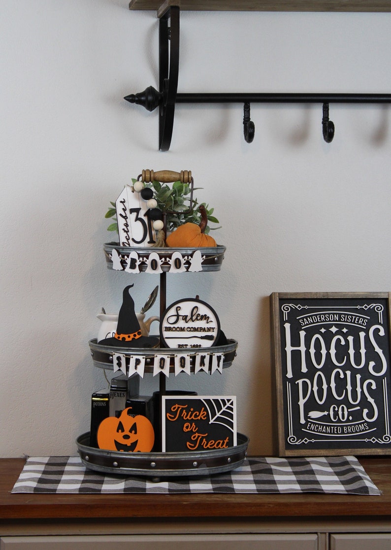 16 Scary Halloween Sign Designs You Need To Put Up