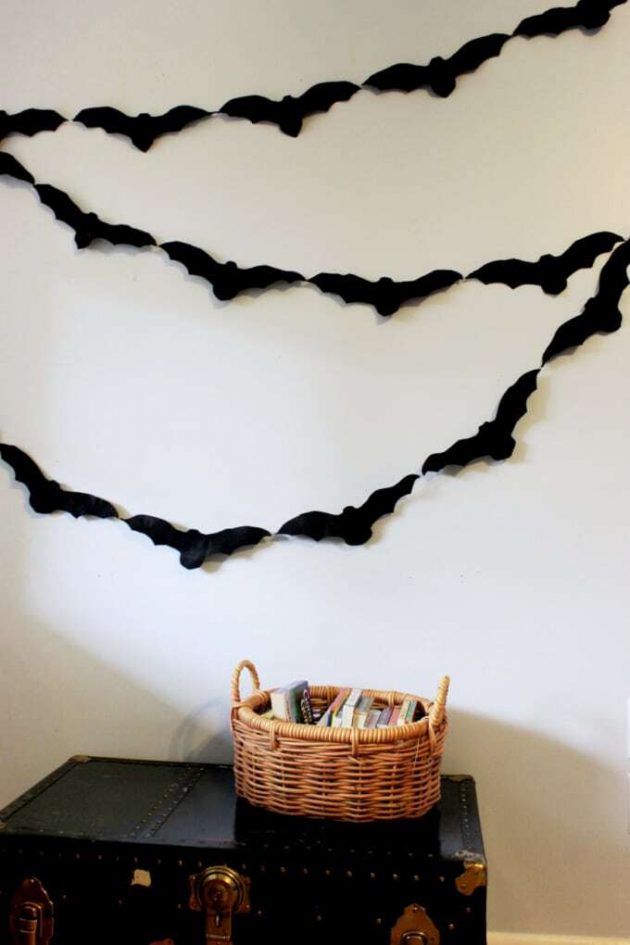 18 Eerie DIY Halloween Bat Decorations You Can Craft In 5 Minutes