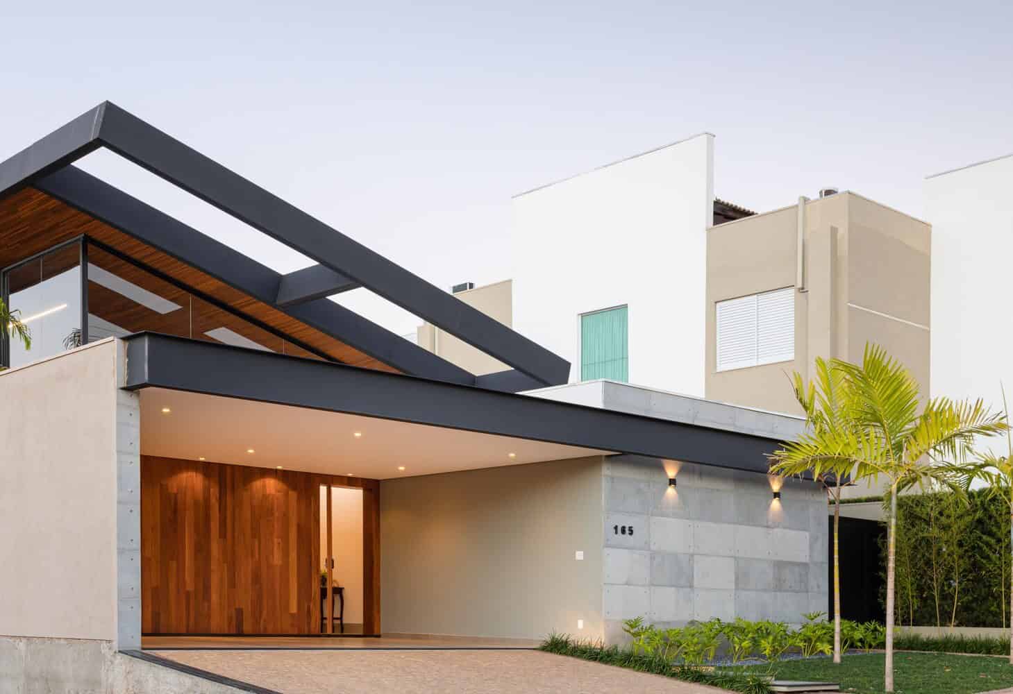 PR House by Laercio Fabiano Arquitetura in Bauru, Brazil PR House by Laercio Fabiano Arquitetura in Bauru, Brazil