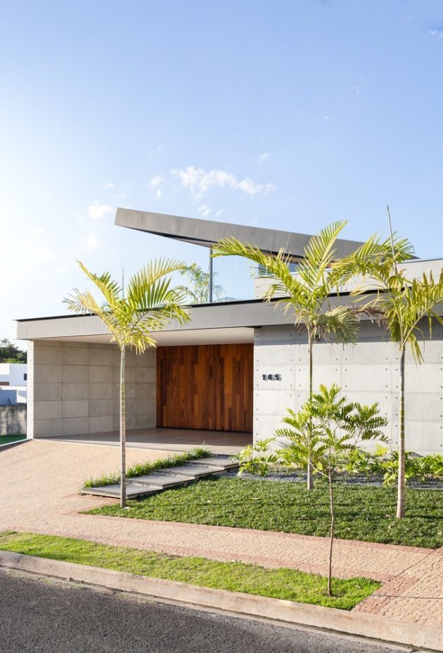 PR House by Laercio Fabiano Arquitetura in Bauru, Brazil