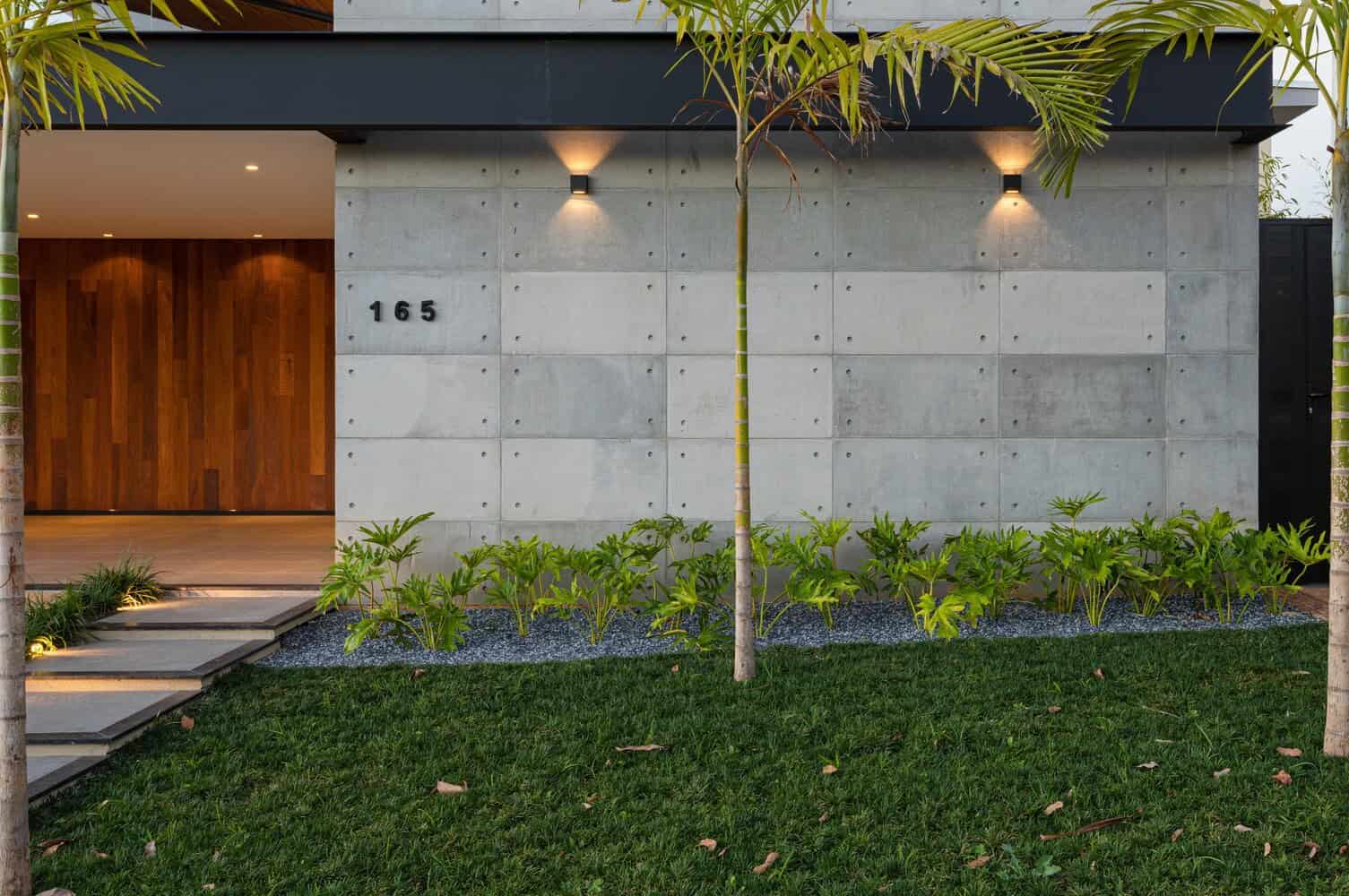 PR House by Laercio Fabiano Arquitetura in Bauru, Brazil PR House by Laercio Fabiano Arquitetura in Bauru, Brazil