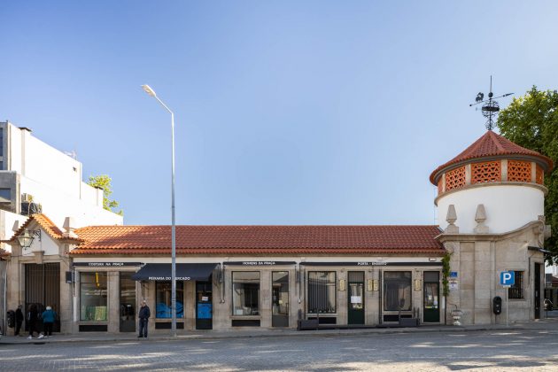 The amazing sculpture that covers a market in northern Portugal