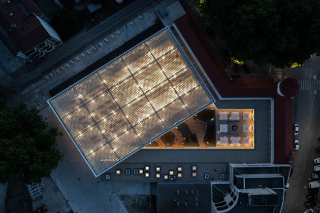 The amazing sculpture that covers a market in northern Portugal