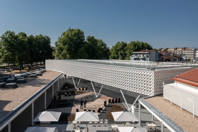 The amazing sculpture that covers a market in northern Portugal