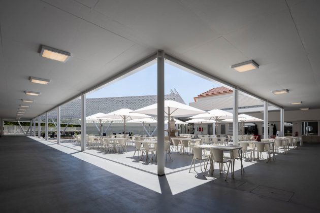 The amazing sculpture that covers a market in northern Portugal