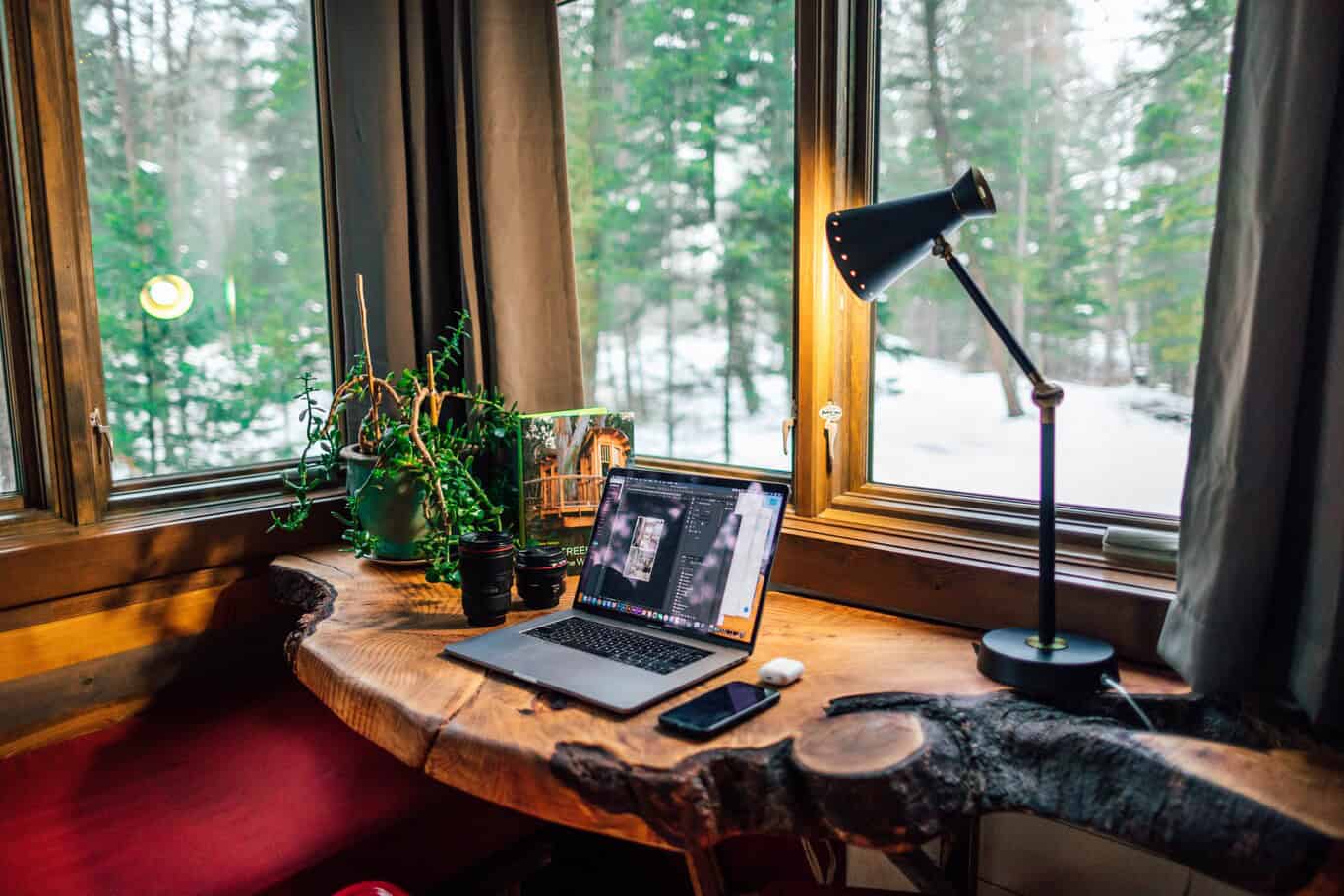5 Desk Lamps To Illuminate Your Work/Study Table