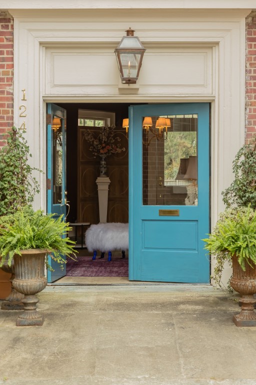 16 Charming Eclectic Entrance Designs You Should See