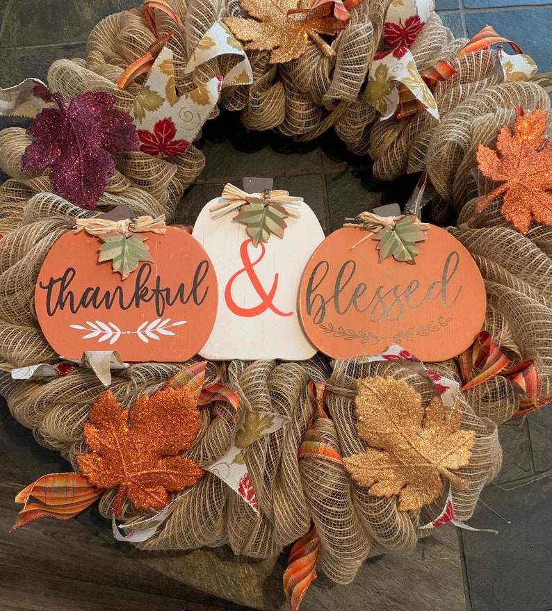 18 Enchanting Thanksgiving Wreath Designs For November