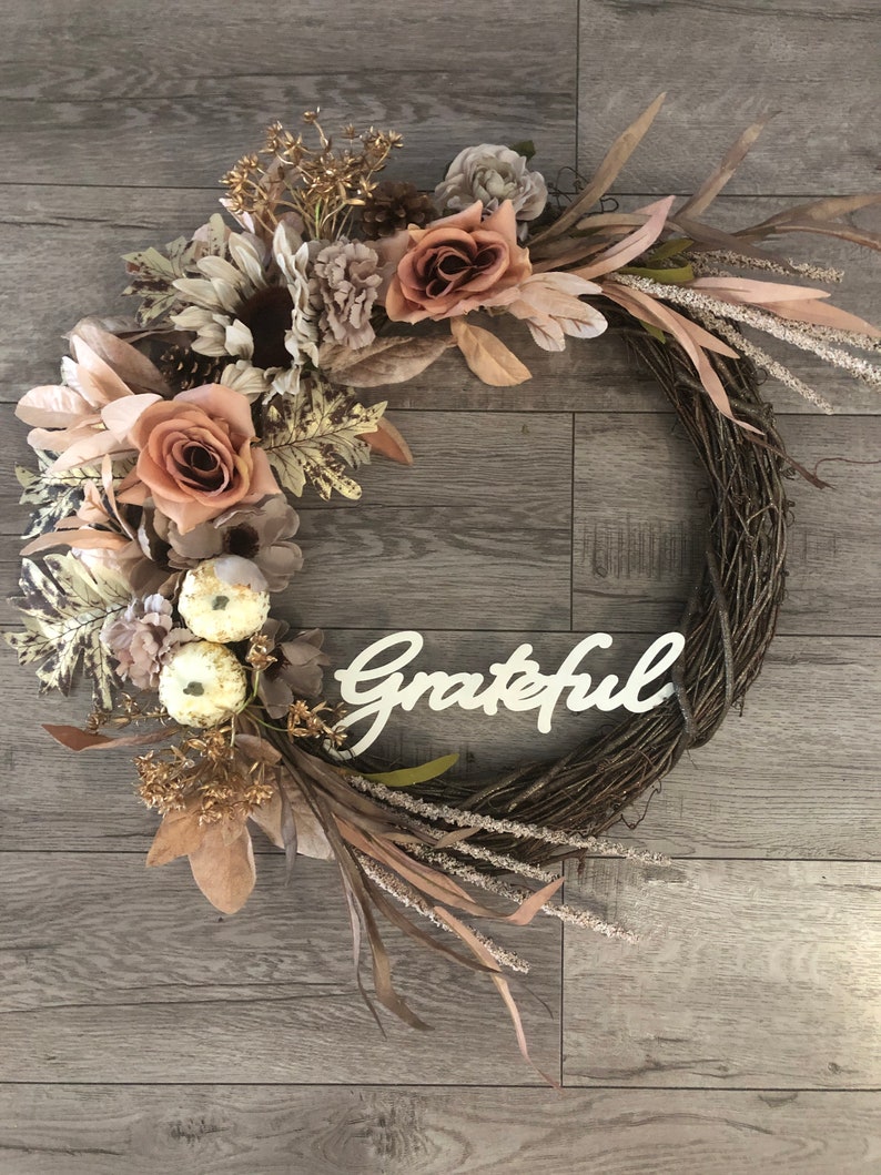 18 Enchanting Thanksgiving Wreath Designs For November