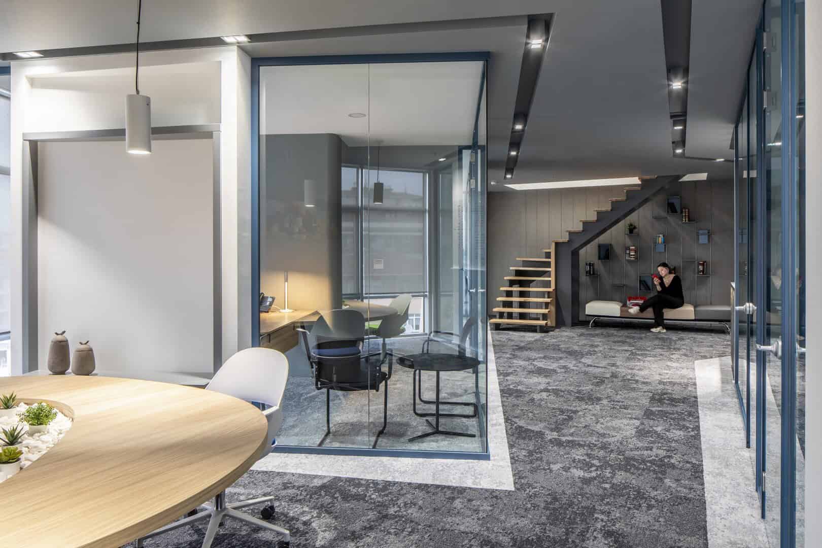 An Office Space Full of Sunlight: Pupa Teknik by IPEK BAYCAN ARCHITECTS An Office Space Full of Sunlight: Pupa Teknik by IPEK BAYCAN ARCHITECTS