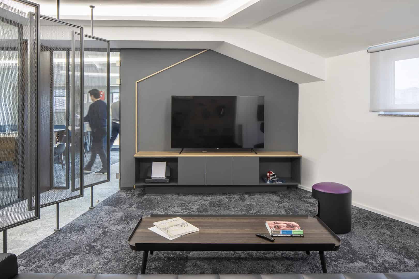 An Office Space Full of Sunlight: Pupa Teknik by IPEK BAYCAN ARCHITECTS An Office Space Full of Sunlight: Pupa Teknik by IPEK BAYCAN ARCHITECTS