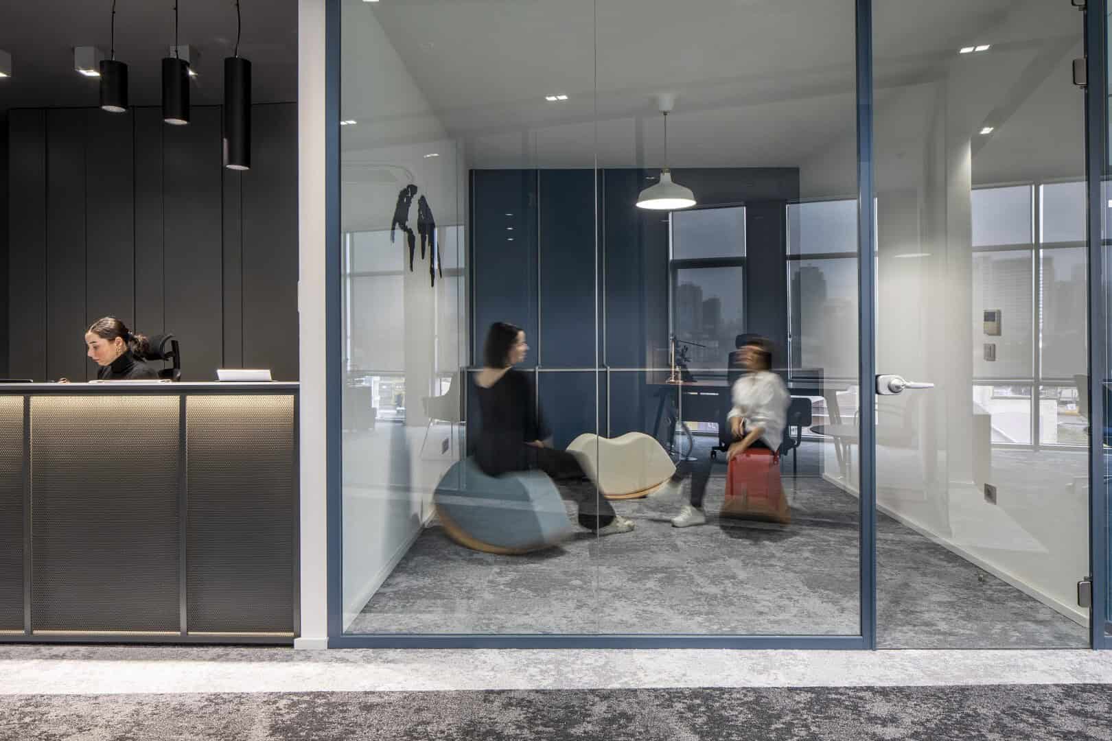 An Office Space Full of Sunlight: Pupa Teknik by IPEK BAYCAN ARCHITECTS An Office Space Full of Sunlight: Pupa Teknik by IPEK BAYCAN ARCHITECTS