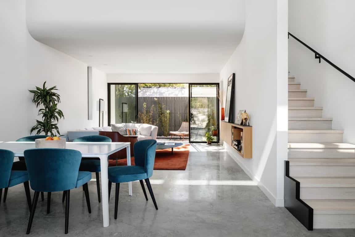 E2211 House by RAVEL Architecture: Compact Elegance in the Heart of Austin E2211 House by RAVEL Architecture: Compact Elegance in the Heart of Austin