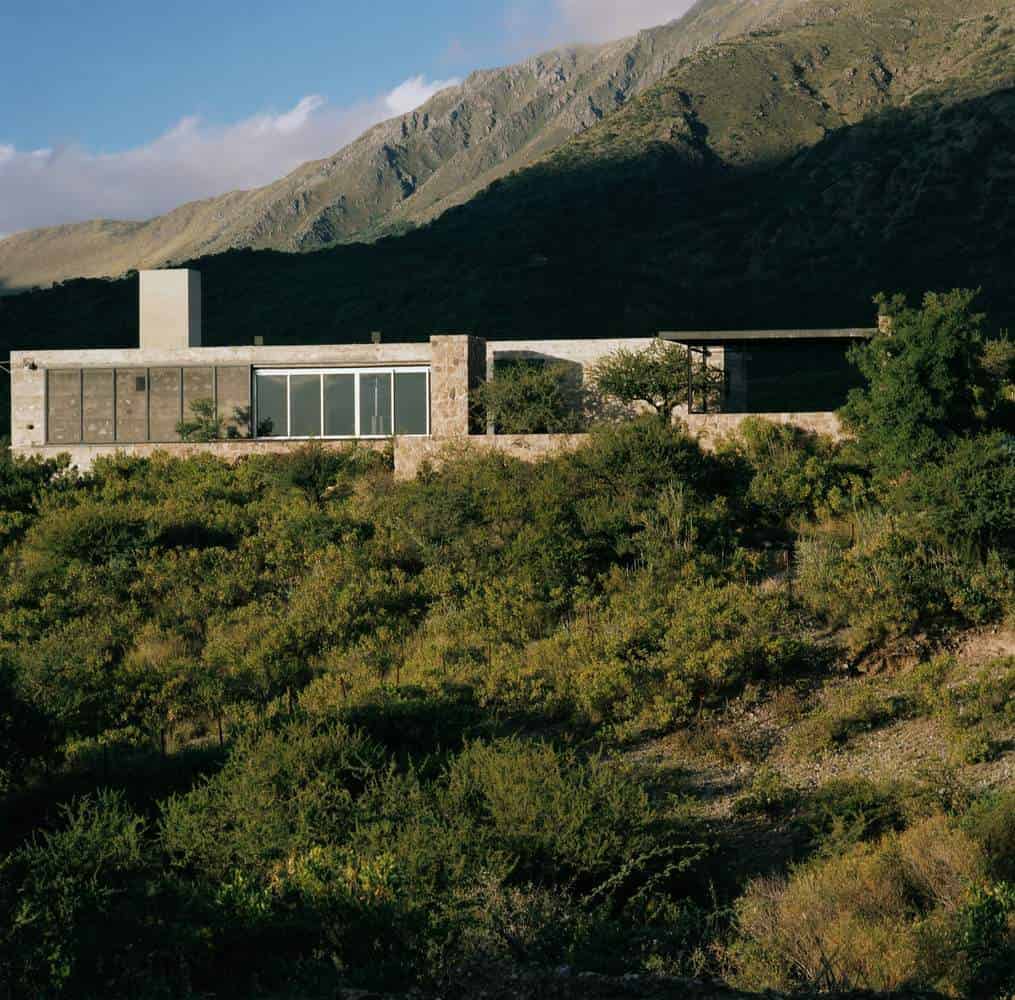 House in Capilla del Monte by Marchisio Nanzer in Argentina House in Capilla del Monte by Marchisio Nanzer in Argentina