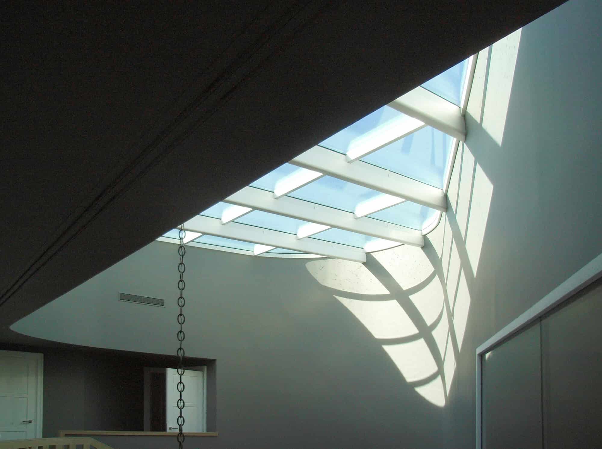 House in Pantano de San Juan by GEO Arquitectos in Cebreros, Spain