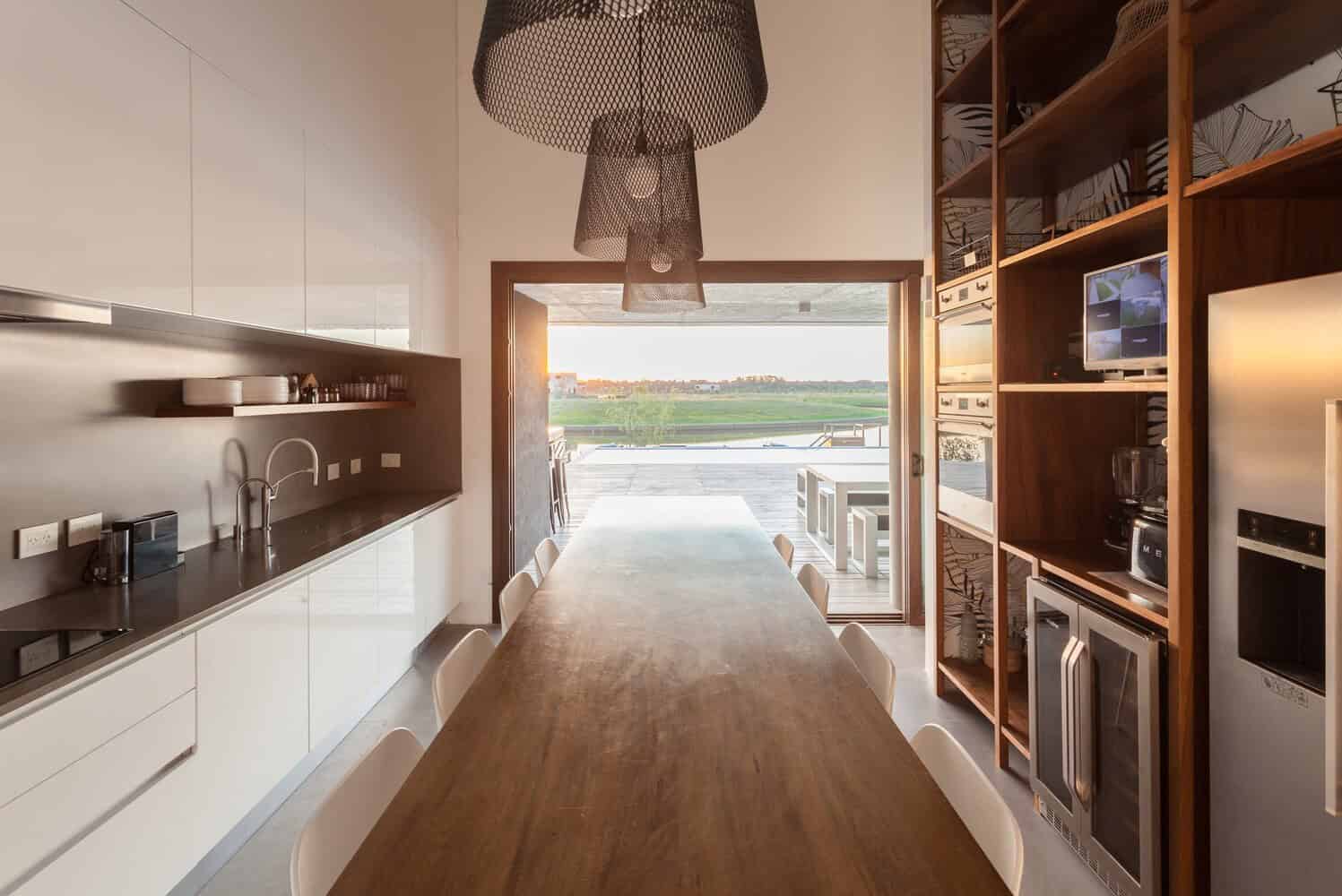 N House by A3 Luppi Ugalde Winter in Belen de Escobar, Argentina N House by A3 Luppi Ugalde Winter in Belen de Escobar, Argentina