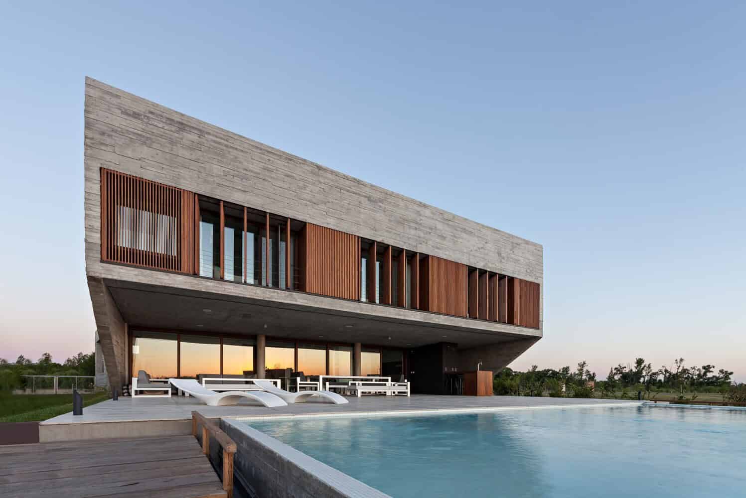 N House by A3 Luppi Ugalde Winter in Belen de Escobar, Argentina N House by A3 Luppi Ugalde Winter in Belen de Escobar, Argentina