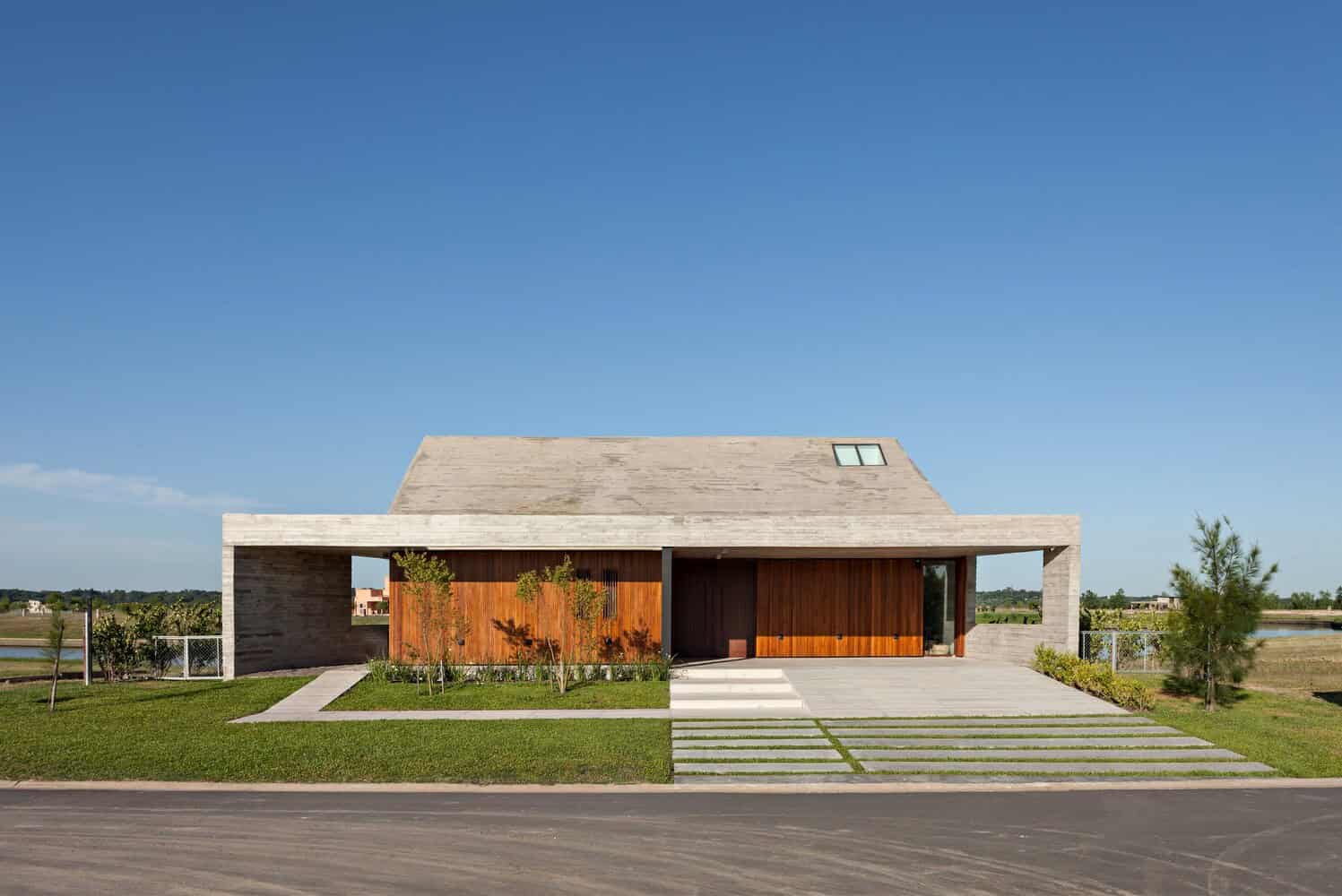 N House by A3 Luppi Ugalde Winter in Belen de Escobar, Argentina N House by A3 Luppi Ugalde Winter in Belen de Escobar, Argentina