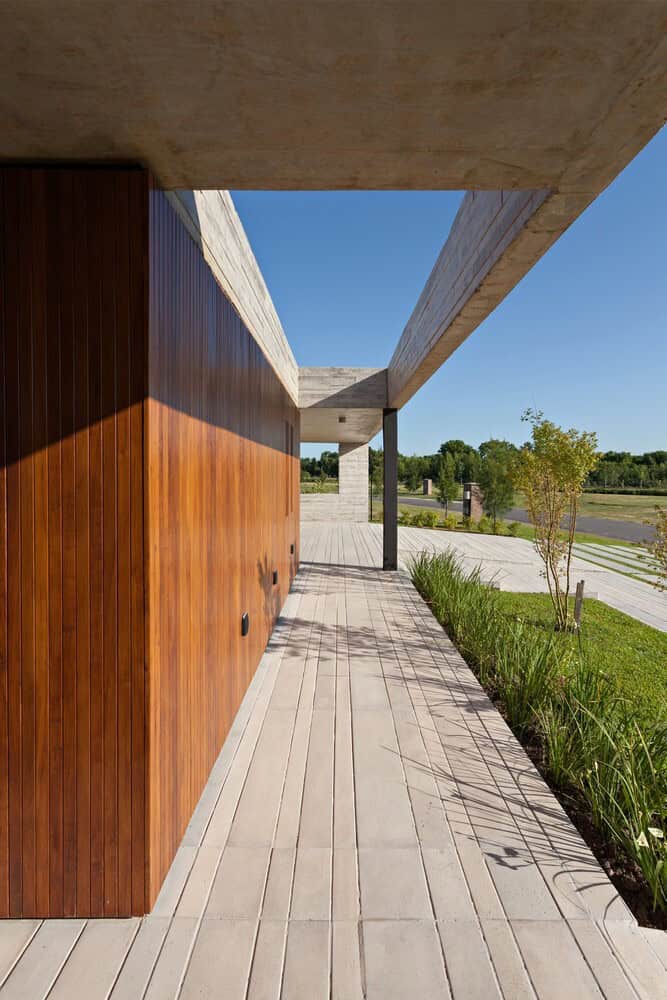 N House by A3 Luppi Ugalde Winter in Belen de Escobar, Argentina N House by A3 Luppi Ugalde Winter in Belen de Escobar, Argentina