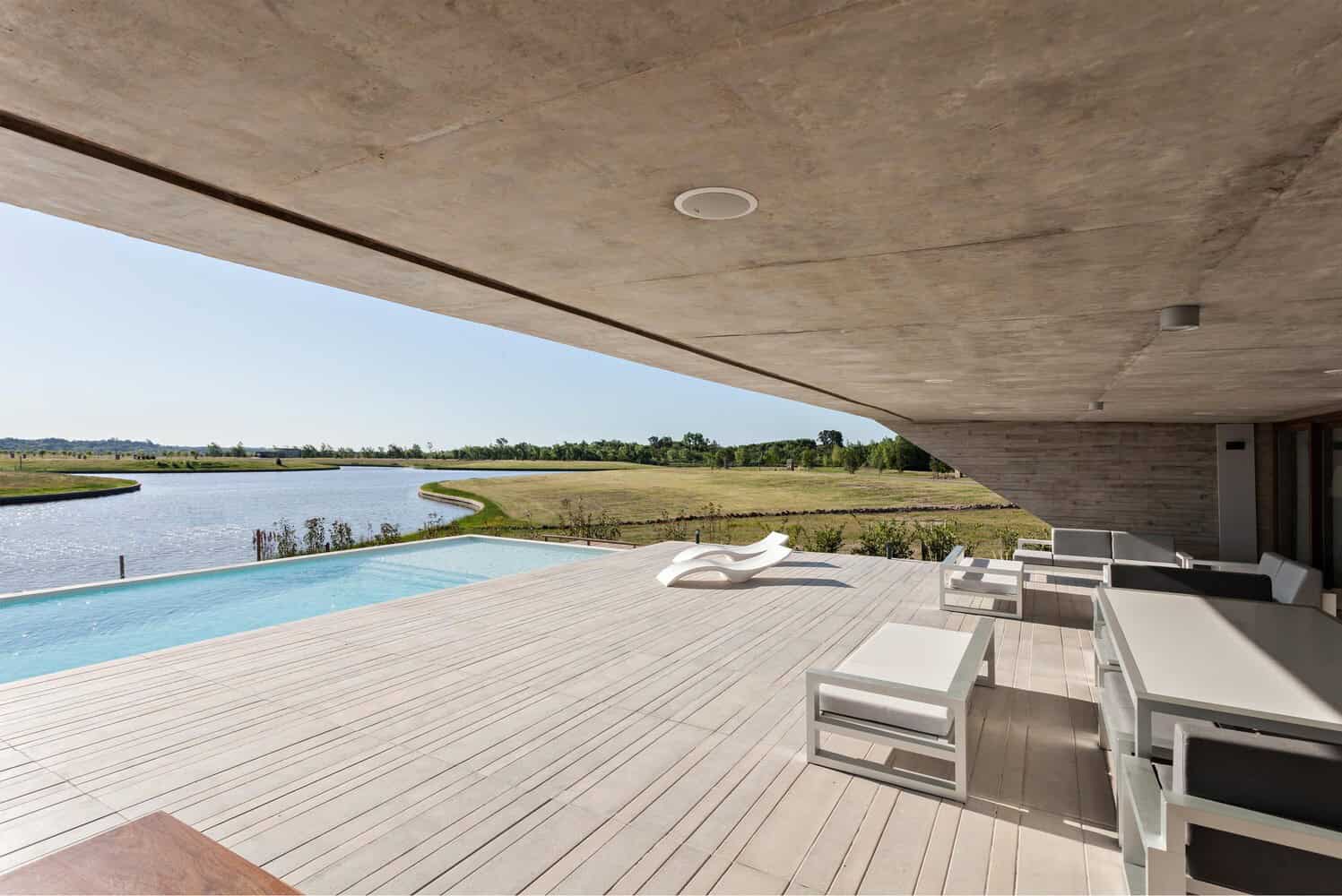 N House by A3 Luppi Ugalde Winter in Belen de Escobar, Argentina N House by A3 Luppi Ugalde Winter in Belen de Escobar, Argentina