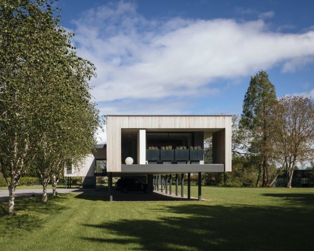 Narula House by John Pardey Architects in Berkshire, UK