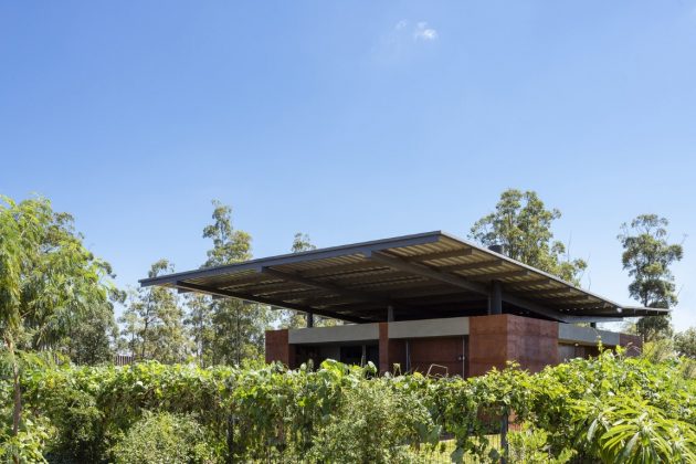 Painal Farm by N2B Arquitetura in Cravinhos, Brazil