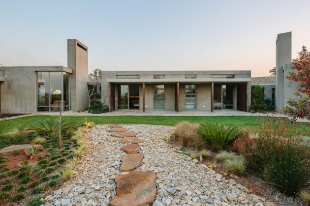 Spine Wall House by Drew Architects in Johannesburg, South Africa