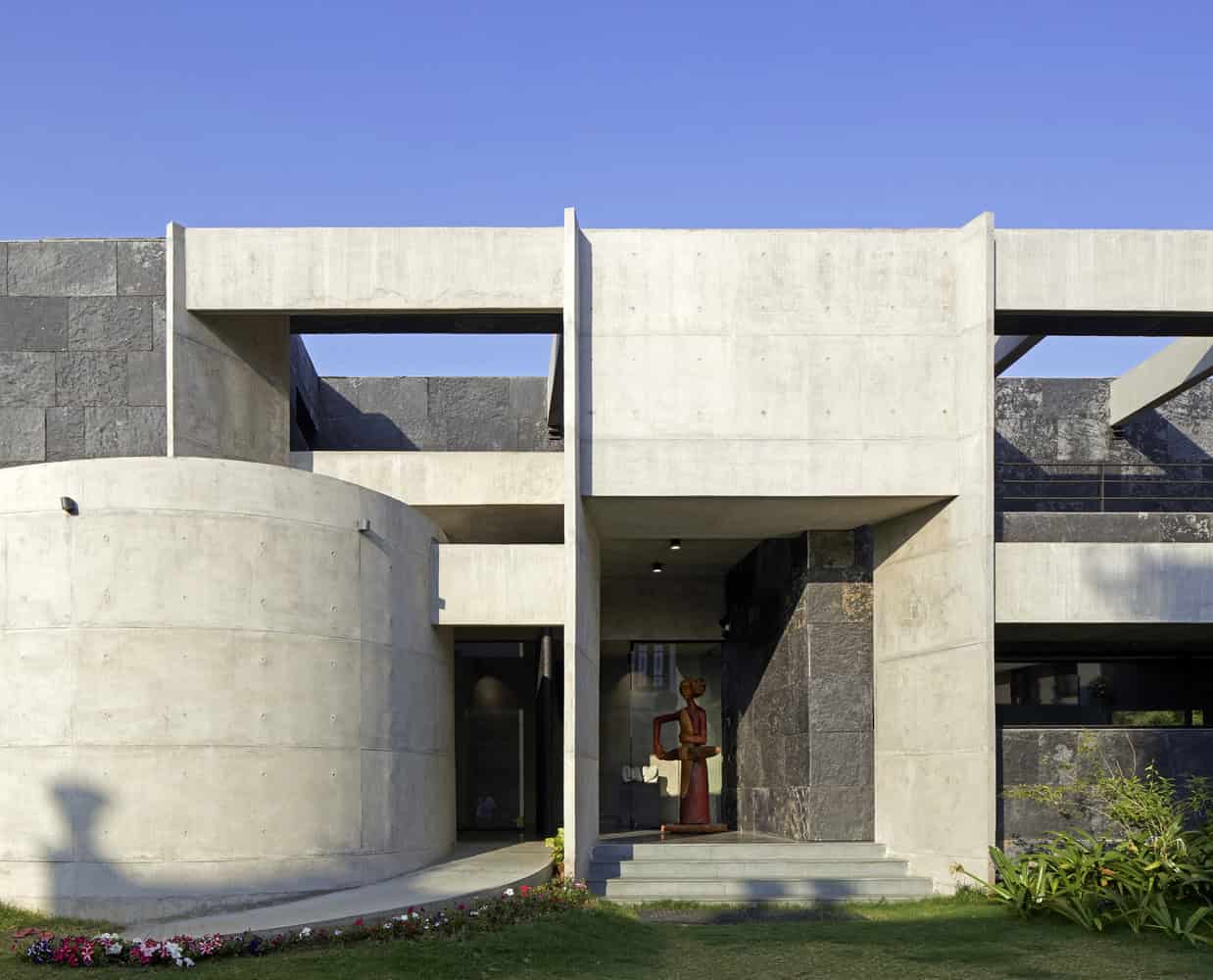 Stripped Mobius House by Matharoo Associates in Ahmedabad, India Stripped Mobius House by Matharoo Associates in Ahmedabad, India