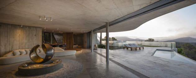 Villa Mediterraneo 01 by Metroarea Architetti Associati on the Balearic Islands