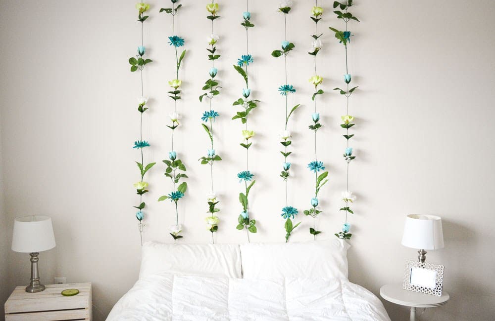 12. DIY FLOWER WALL 12. DIY FLOWER WALL