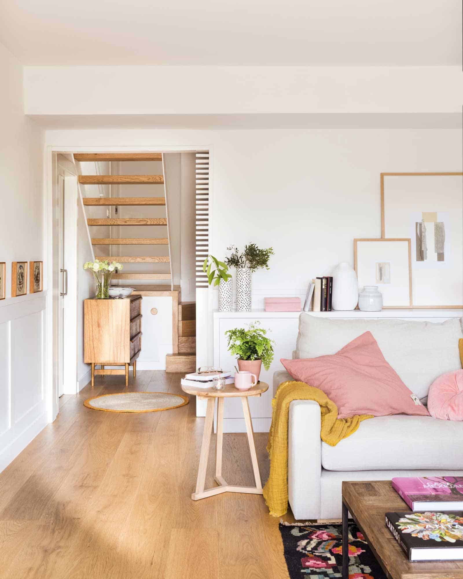 How To Modernize The Living Room In Less Than An Hour How To Modernize The Living Room In Less Than An Hour