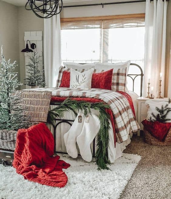 9 Bedrooms Specially Decorated For Christmas That You'll Get Inspired