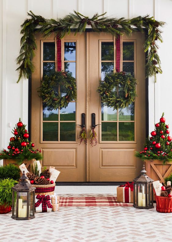 Everything You Need To Know To Decorate Your Home For Christmas