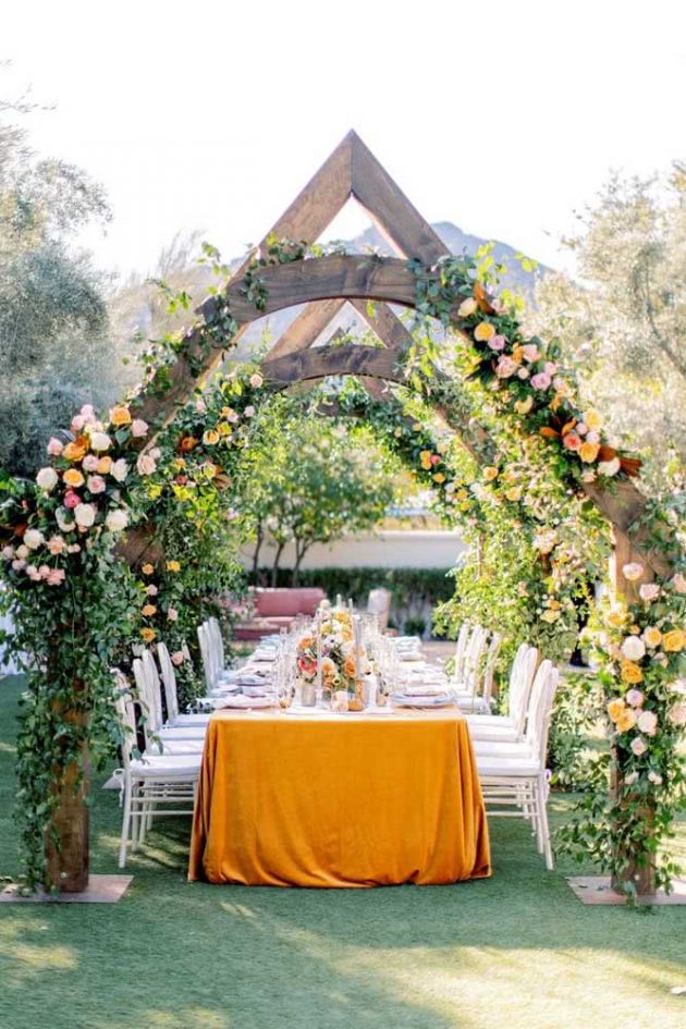 Essential Tips On How To Achieve The Engagement Decor Of Your Dreams