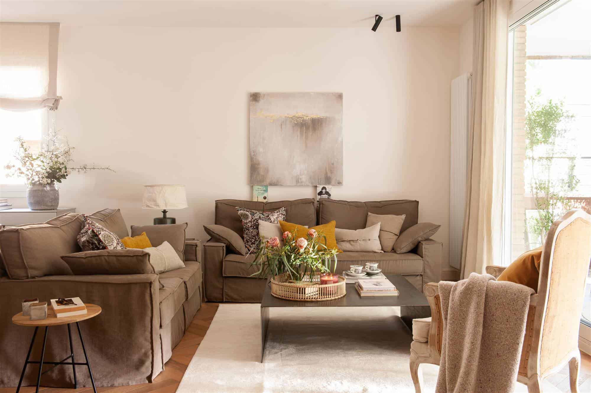 How To Modernize The Living Room In Less Than An Hour